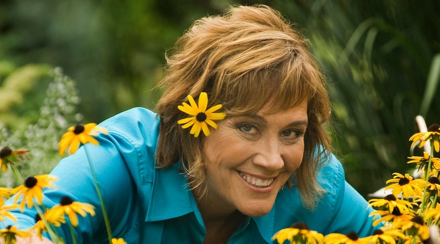 Melinda Myers in the flowers.